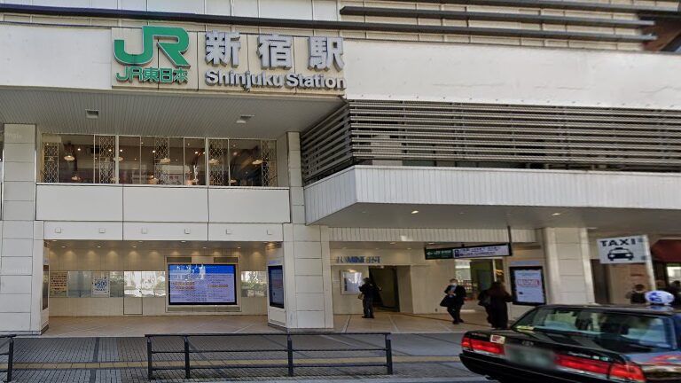 新宿駅東口
